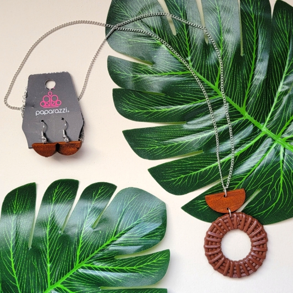 Paparazzi Necklace & Earrings